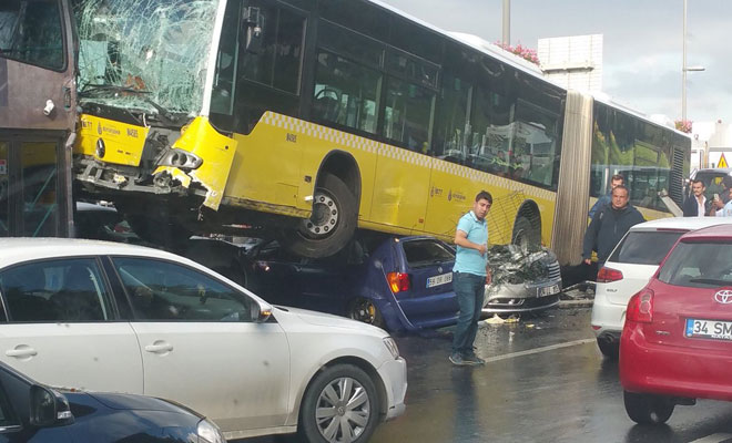İstanbul’da metrobüs dehşet saçtı