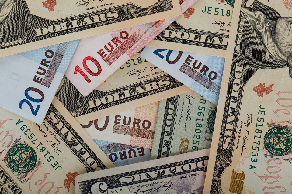 Dolar ve Euro’dan Süpriz