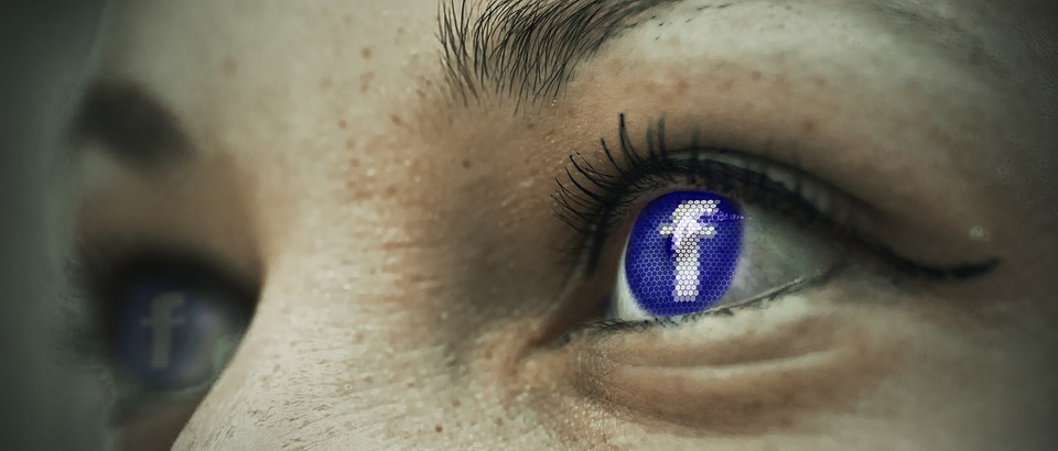 Facebook’ta Başkalarını İzlemek ”Mutsuz” Ediyor!