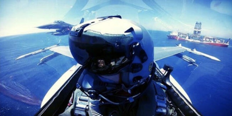 Türk F-16’ları ‘Yavuz’u selamladı