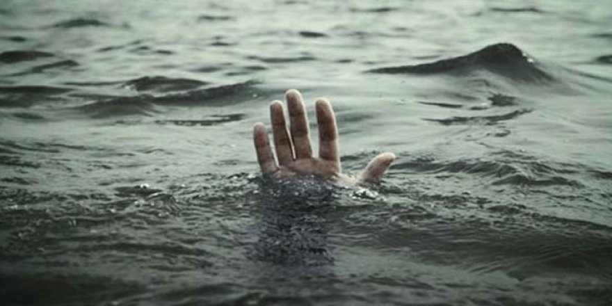 Denize Giren 2 Kişi Dalgalara Kapıldı, 1’i Hayatını Kaybetti!