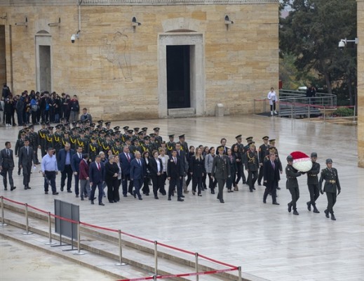 KKTC Ankara Büyükelçisi Anıtkabir’i ziyaret etti….