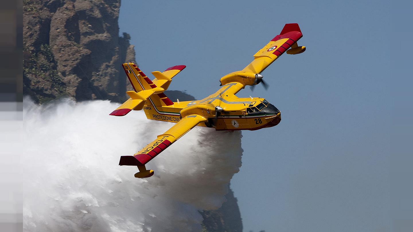 Güney Kıbrıs iki yangın uçağı daha aldı
