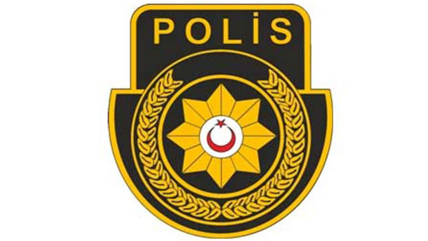 Polis uyardı:Serhatköy – Zümrütköy anayolundaki su boru hattında sızıntı