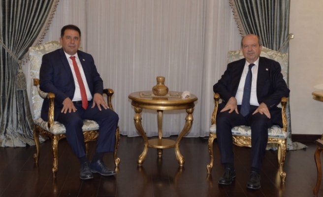 Ersan Saner Yeni Kabineyi Cumhurbaşkanı Ersin Tatar’a Sundu