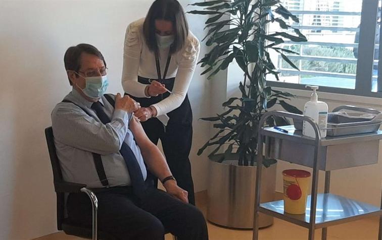 Rum Yönetimi Başkanı Nikos Anastasiadis İkinci Doz Aşıyı Oldu