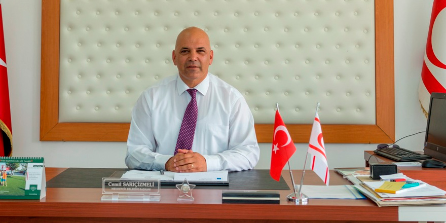 Mehmetçik Belediye Başkanı Cemil Sarıçizmeli, “Sokakları Sakin Tutuyoruz Ama Sorun ‘Komşuculuk’tan” Kaynaklanıyor