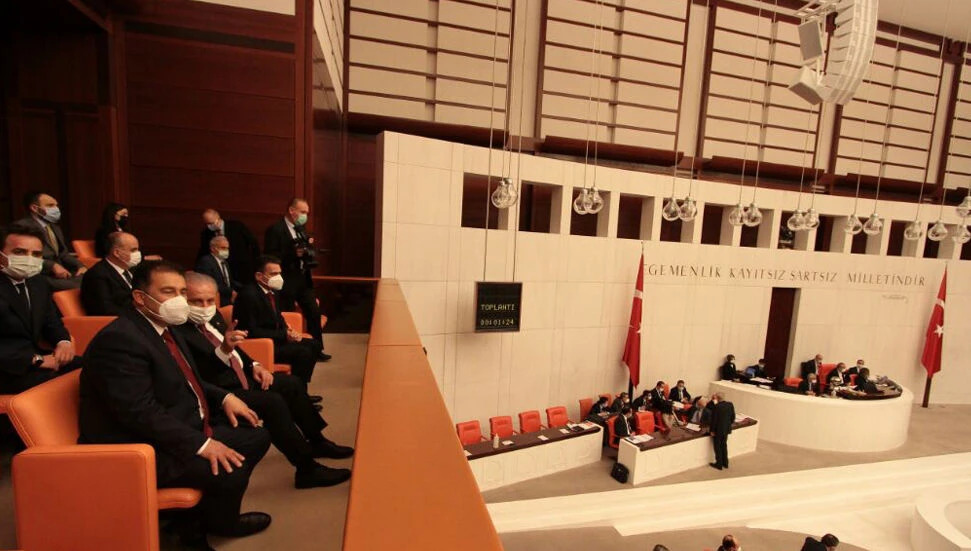 Başbakan Ersan Saner, TBMM Genel Kurulu Toplantısını İzledi Ve Milletvekillerini Selamladı
