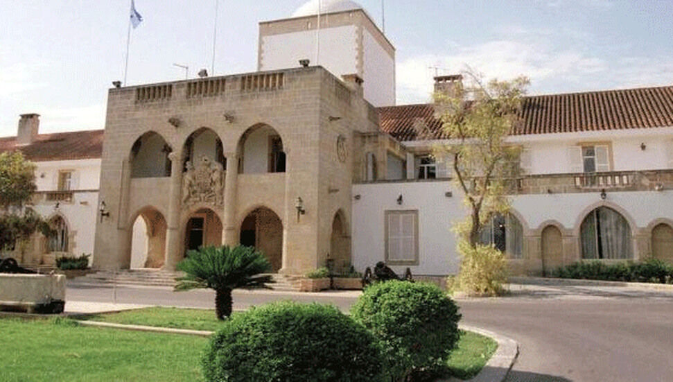 Güney Kıbrıs’ta Koronavirüs Rum Başkanlık Sarayı’na ve Kilise’ye de Bulaştı