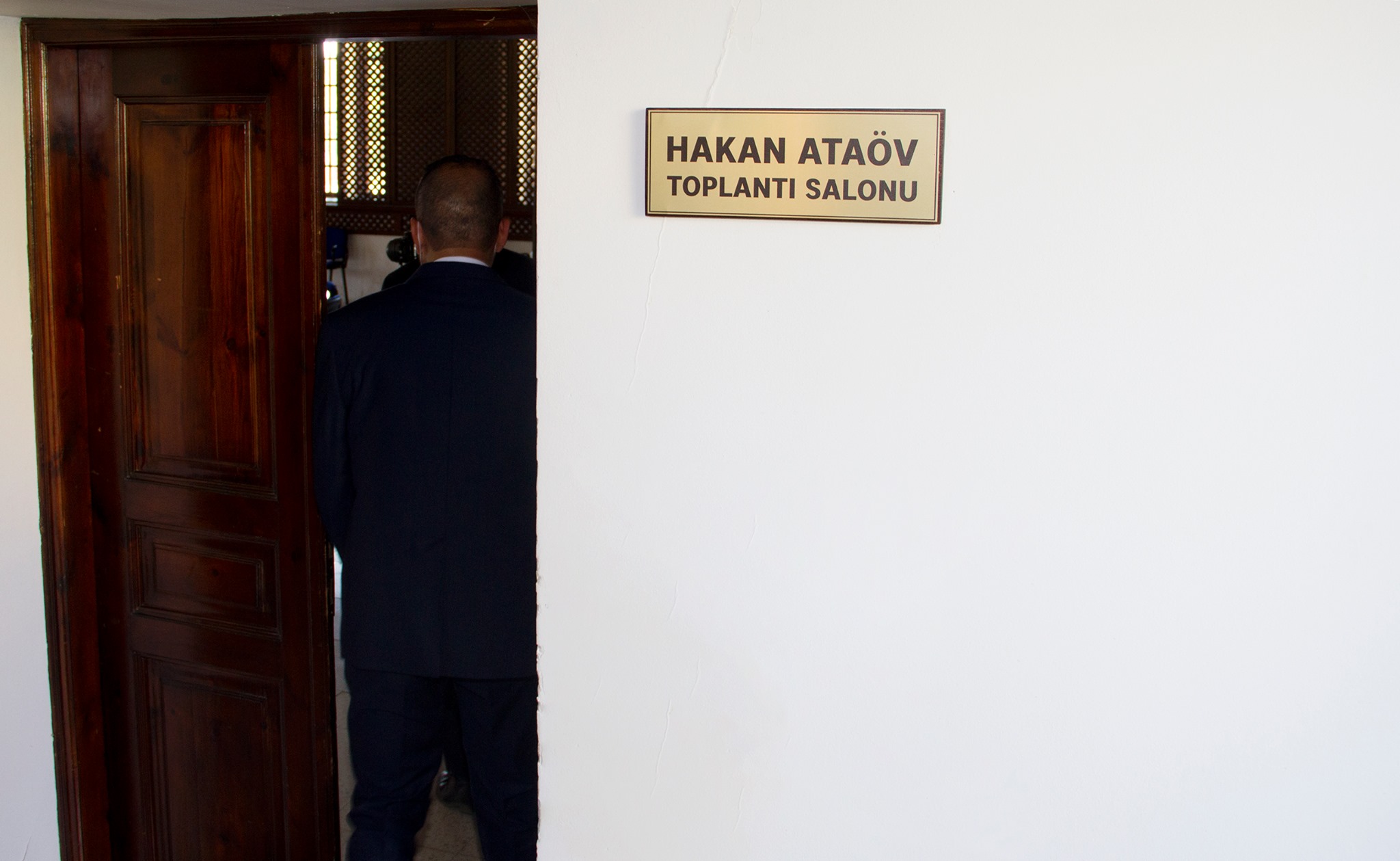 Merhum Hakan Ataöv’ün İsmi Turizm ve Çevre Bakanlığı Toplantı Salonuna Verildi