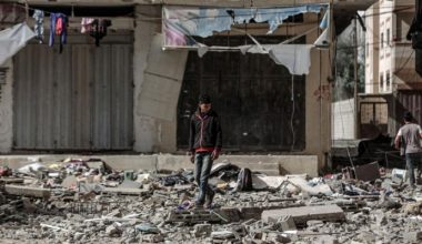 İsrail’in Gazze saldırıları: Yıkılan evlerin enkazından 5 çocuk sağ çıkarıldı İsrail’in Gazze saldırıları: Yıkılan evlerin enkazından 5 çocuk sağ çıkarıldı