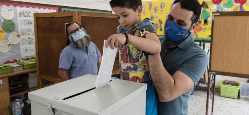 Kıbrıs Rum kesiminde halk parlamento seçimleri için sandık başında