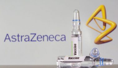 ASTRAZENECA AŞISI OLAN BİR KİŞİ YOĞUN BAKIMDA ASTRAZENECA AŞISI OLAN BİR KİŞİ YOĞUN BAKIMDA