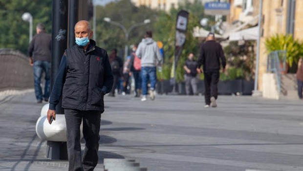 Koronavirüslü sarhoş kadın Uzun Yol’da olay çıkardı