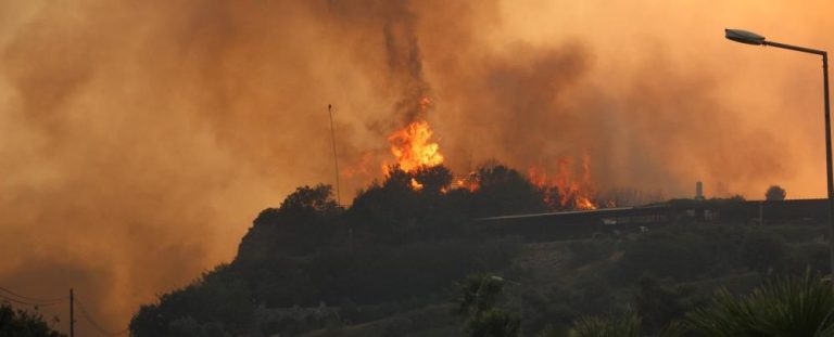 Muğla, Antalya, Isparta ve Uşak’taki yangınlara müdahale sürüyor