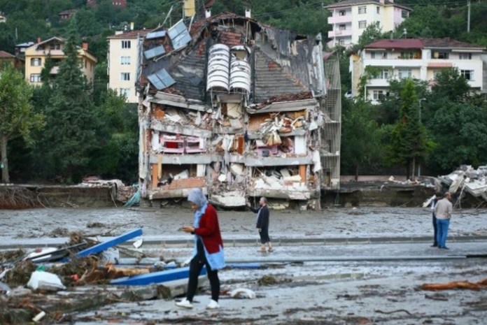 Anavatan Türkiye’de Felaket devam ediyor.! 27 kişi hayatını kaybetti…