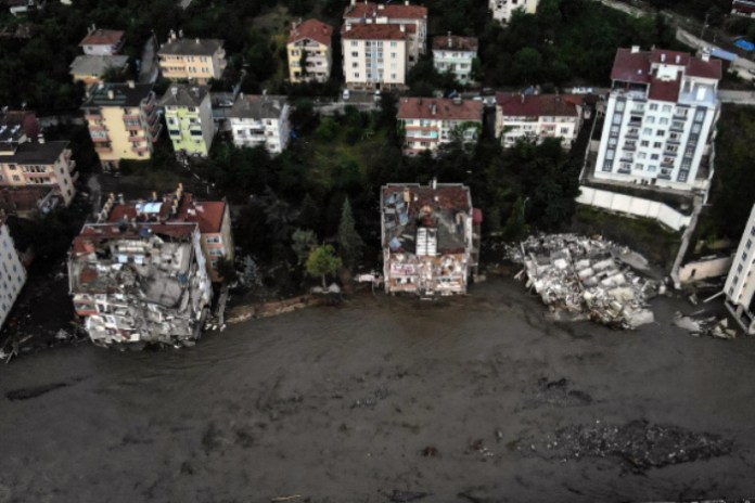 Anavatan Türkiye’de Sel Felaketinde Acı Bilanço: 57 vatandaş hayatını kaybetti…