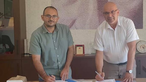 Mehmetçik Köyü Yağmur Suyu Drenaj Hattı Kaldırım Yapımı ve Asfalt Yapımı için imzalar atıldı