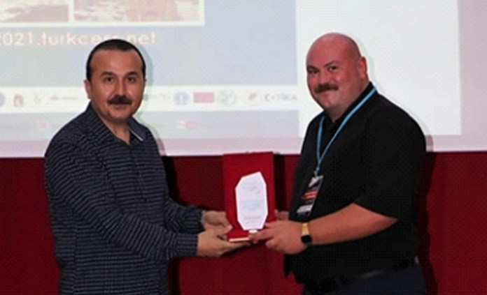 YDÜ Öğretim Görevlisi Yücesoy’a, “Türk Dünyası Bilime Katkı” ödülü
