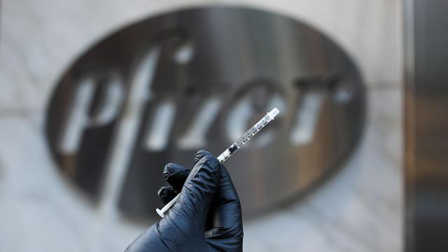ABD’de Pfizer aşısının üçüncü dozu 65 yaş ve üzeri için onay aldı