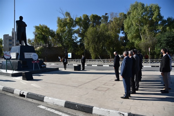 Atatürk Anıtı Önünde Tören Düzenlendi