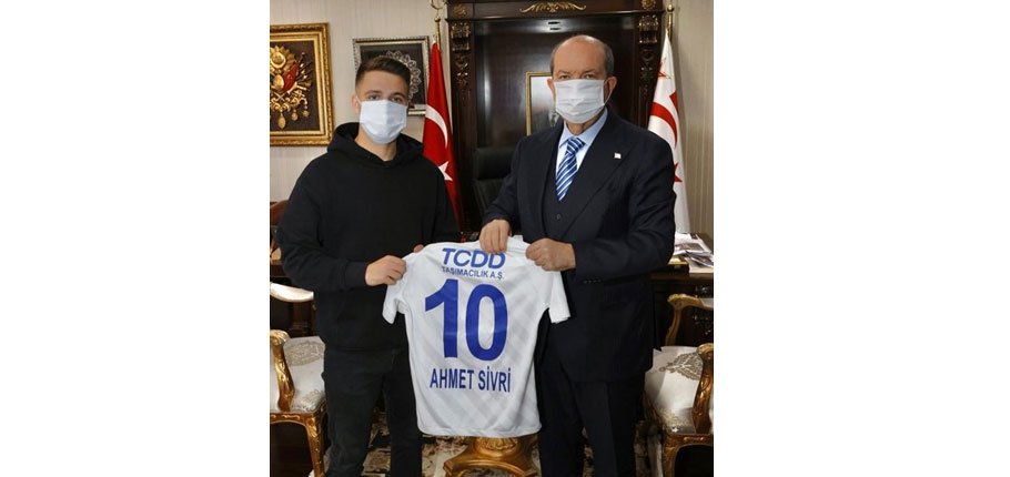 Cumhurbaşkanı Tatar, Ankara Demirspor Futbolcusu Kıbrıslı Türk Sivri’yi kabul etti