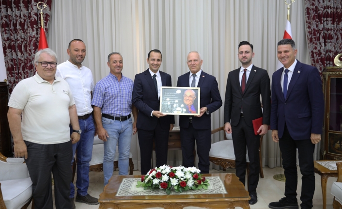 Zorlu Töre, Binicilik Federasyonu yetkilileri ile görüştü