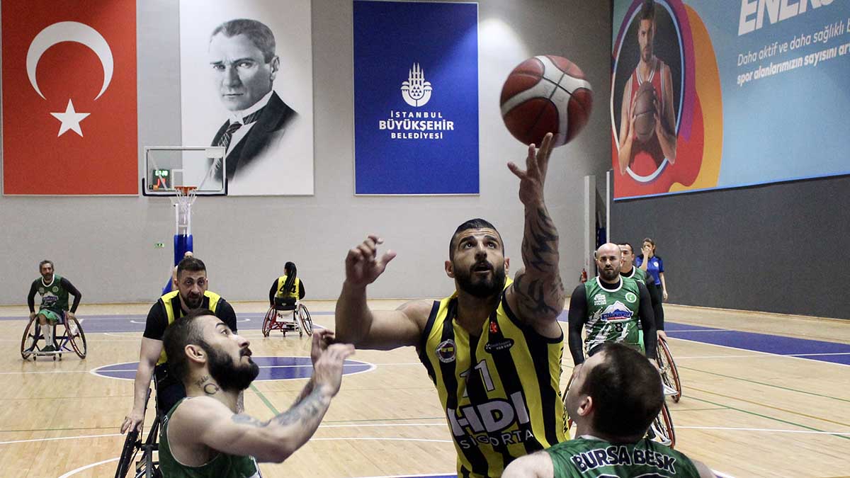 Fenerbahçe şampiyonluk mücadelesinde