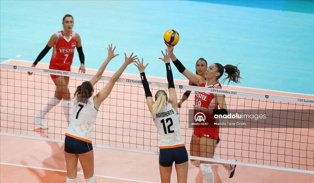 Türkiye, Hollanda karşısında 3-0 galip