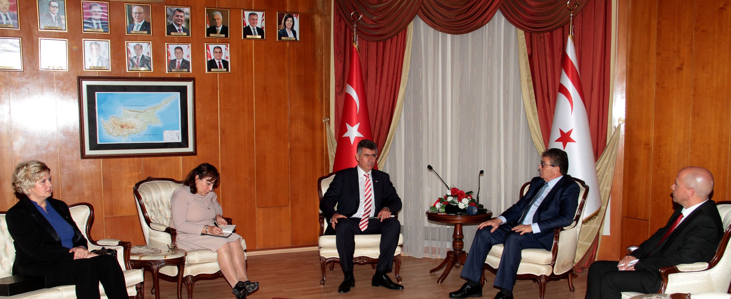 Başbakan Üstel TC Lefkoşa Büyükelçisi Feyzioğlu’nu kabul etti