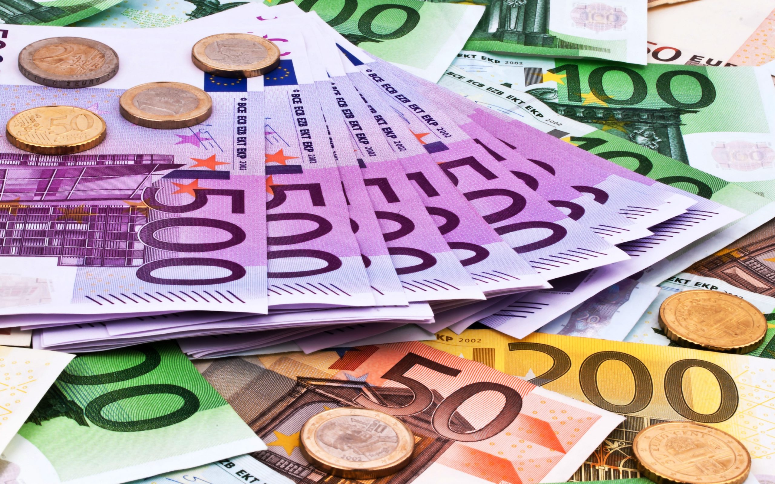 Euro banknot ve madeni paralar 21 yaşına