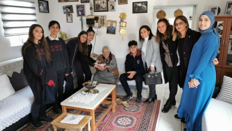 Lapta Yavuzlar Lisesi öğrencileri yaşlıları ziyaret etti