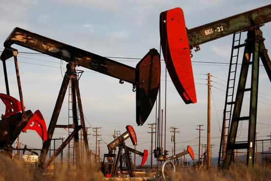 Brent petrolün varil fiyatı yüzde 0,4 azalarak 81,24 dolar oldu