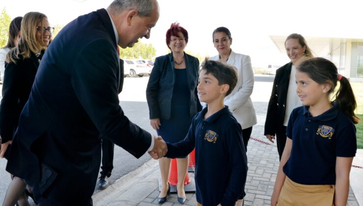 Cumhurbaşkanı Tatar, Necat British College Lefkoşa’da öğrencilerle biraraya geldi