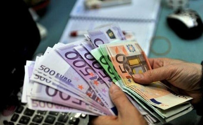 Euro 28.95, sterlin 33.95, dolar 26.40 liradan işlem görüyor