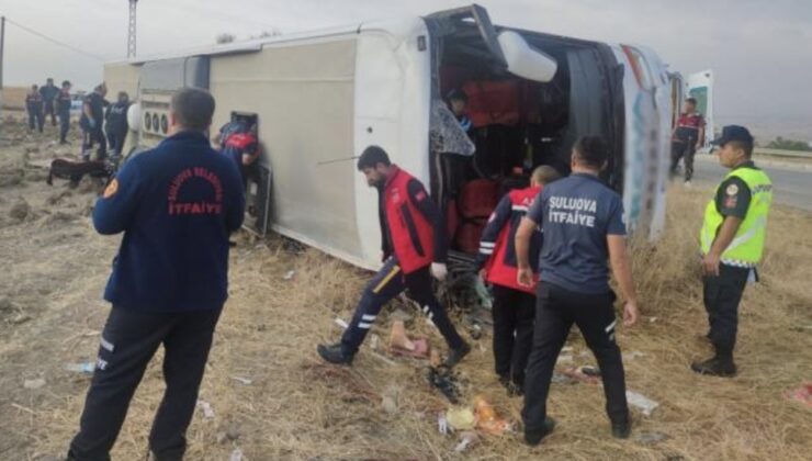 Amasya’da yolcu otobüsü devrildi: 5 ölü, 30 yaralı