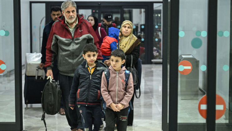 Gazze’den tahliye edilen Türk vatandaşları İstanbul’a geldi