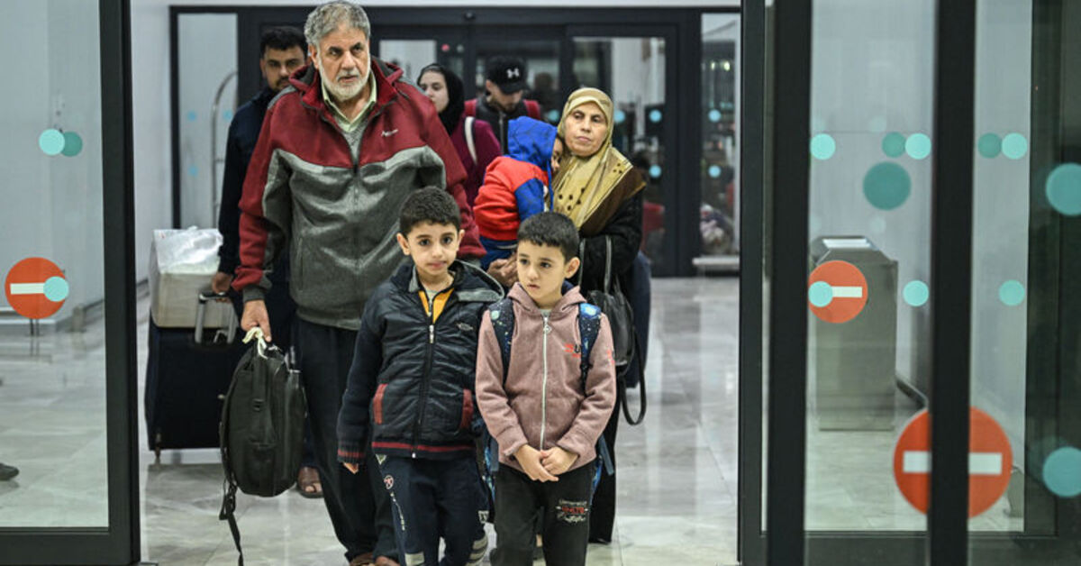 Gazze’den tahliye edilen Türk vatandaşları İstanbul’a geldi
