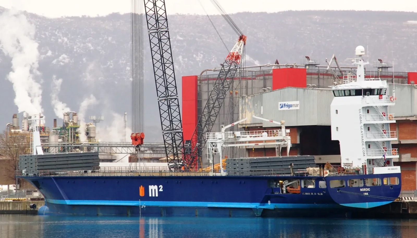 Türk karasularında 6 gün bekleyen Rumların mühimmat yüklü gemisi, Karadeniz’e açıldı.