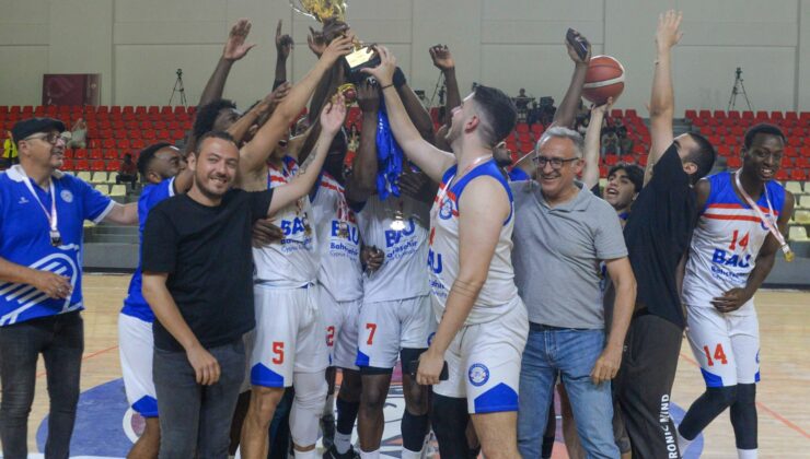 Musmer UniLeague’de ṣampiyon Bahçeşehir Kıbrıs Üniversitesi oldu