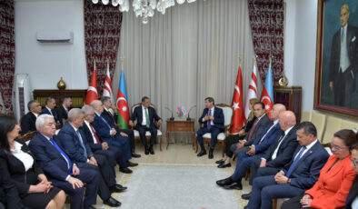 Dışişleri Bakanı Ertuğruloğlu, Türkiye ve Azerbaycan Parlamentoları Dostluk Grupları heyetini kabul etti