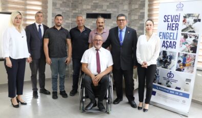Maliye Bakanı Berova, Kıbrıs Türk Ortopedik Özürlüler Derneği’ni ziyaret etti