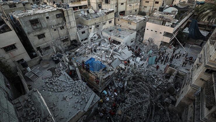 İsrail’in 233 gündür saldırılarını sürdürdüğü Gazze’de can kaybı 35 bin 984’e yükseldi