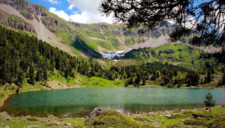 Artvin’in sakin şehri Şavşat manzarasıyla kendine kayran bırakıyor