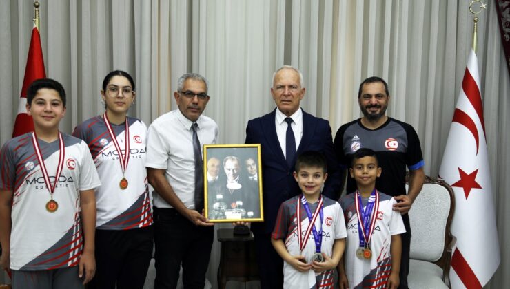 Töre, KKTC Badminton Federasyonu heyetini kabul etti