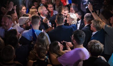 Fransa’da seçimlerin ilk tur resmi sonuçları: Le Pen’nin aşırı sağcı partisi yüzde 33,15 ile birinci oldu