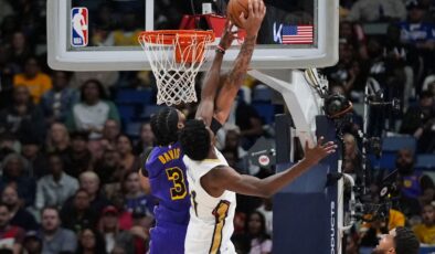 Lakers, Davis’le kazandı: 104-98