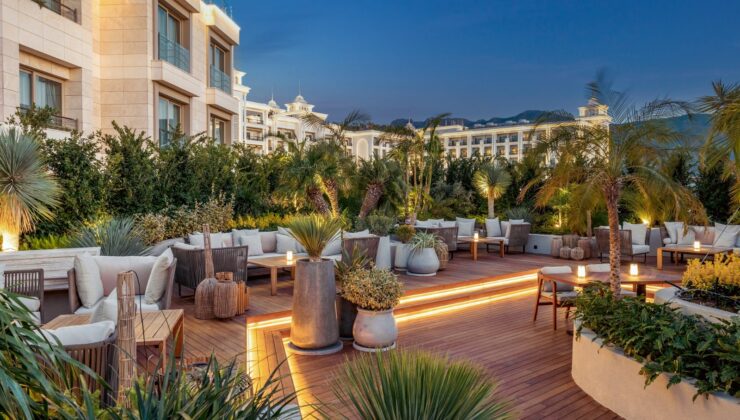 THE ROOF GARDEN RESTAURANT & LOUNGE BAR, MERİT ROYAL’DE KAPILARINI AÇTI