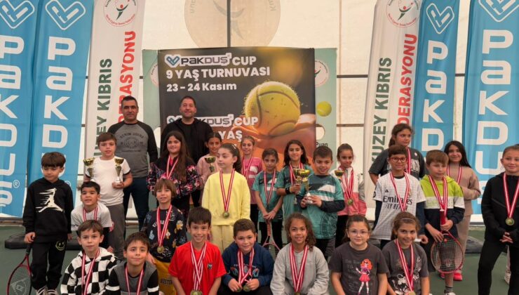 Teniste PAKDUŞ CUP 10 yaş Turnuvasında şampiyonlar belli oldu