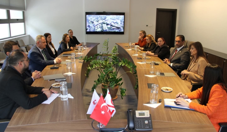 GARDİYANOĞLU, UKÜ REKTÖRÜ PROF.DR.  HALİL NADİRİ’Yİ ZİYARET ETTİ